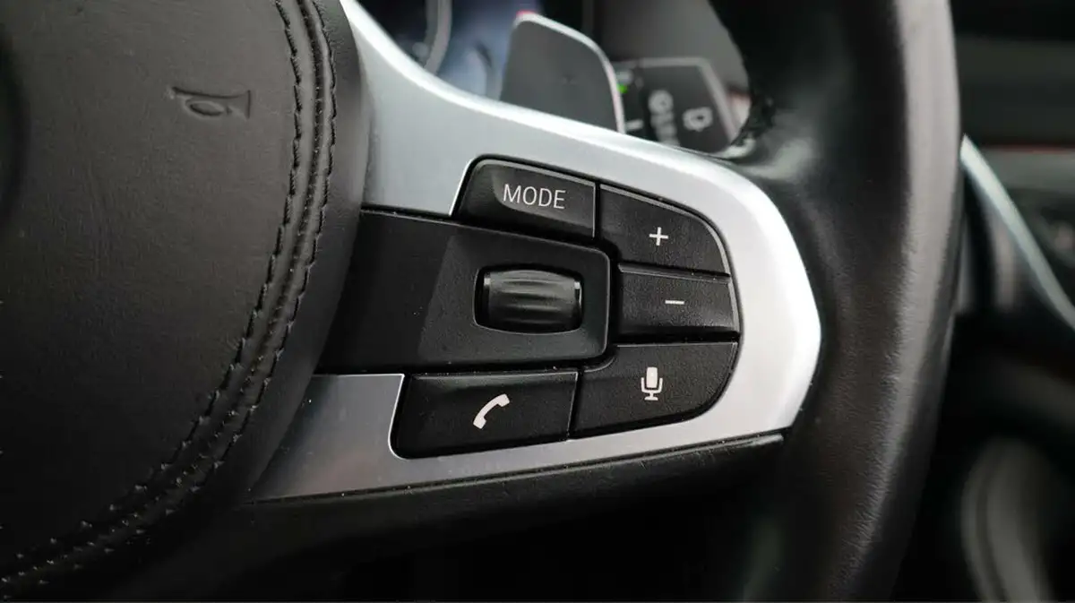 2017-bmw-5-series-20td-520d-m-sport-touring-5d-big-26