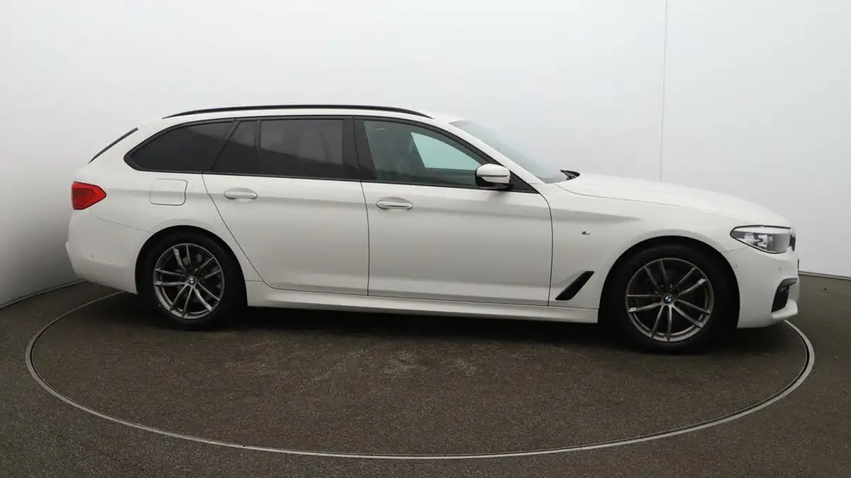 2017-bmw-5-series-20td-520d-m-sport-touring-5d-big-42