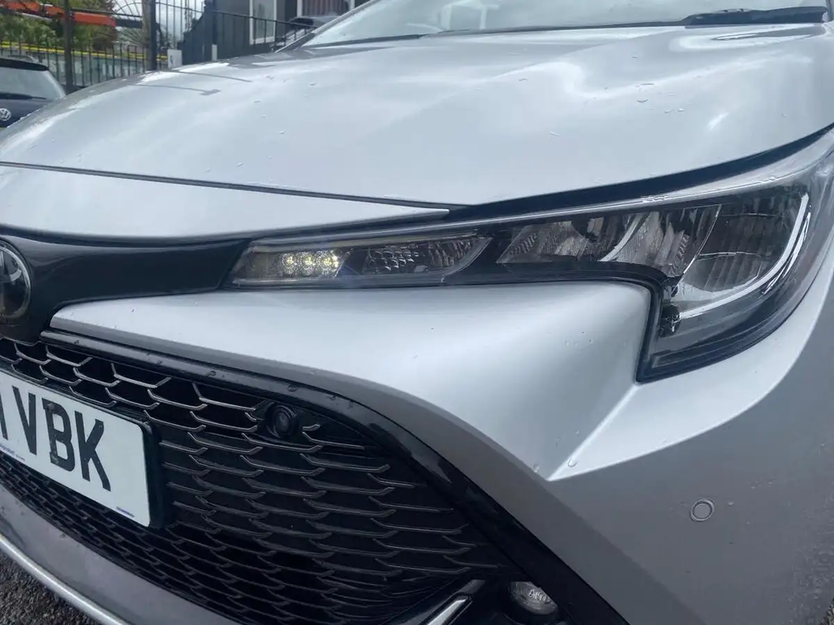 2021-toyota-corolla-18-vvt-i-gr-sport-17in-alloy-wheelstrk-touring-sports-big-34
