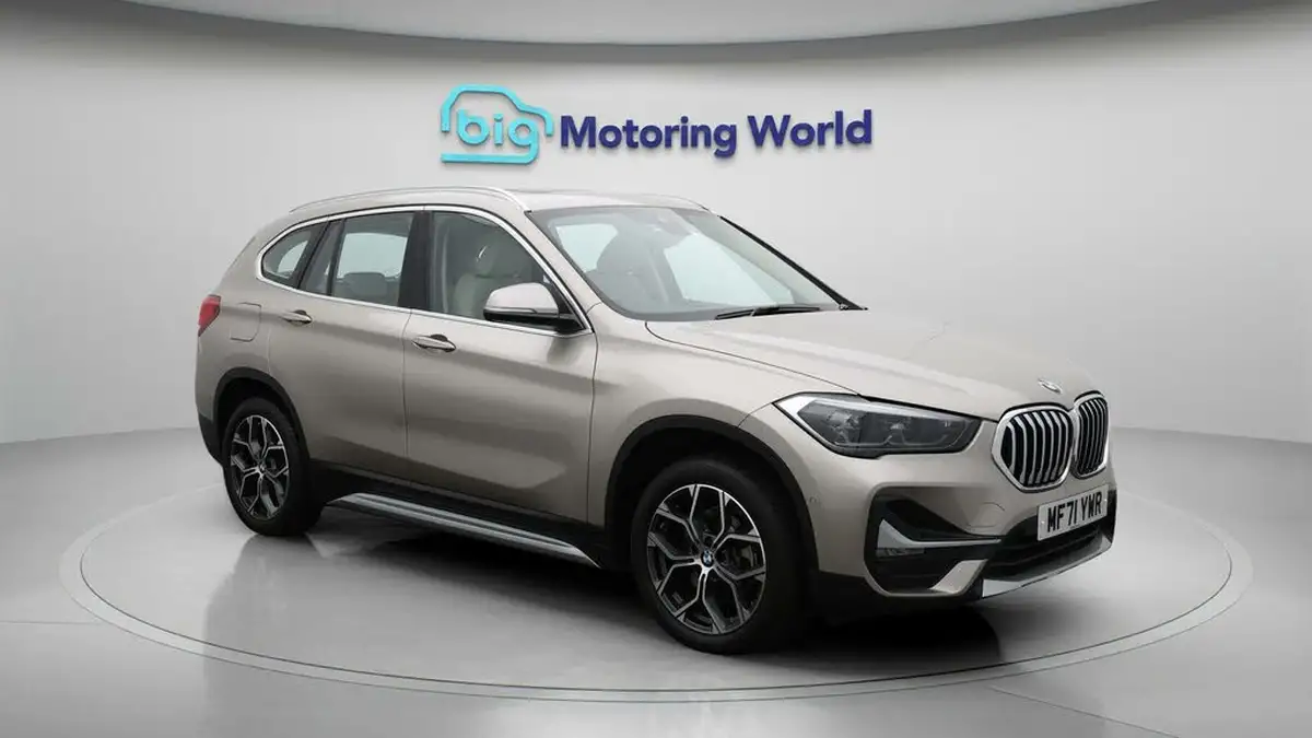 2021-bmw-x1-15-sdrive18i-xline-dct-big-1