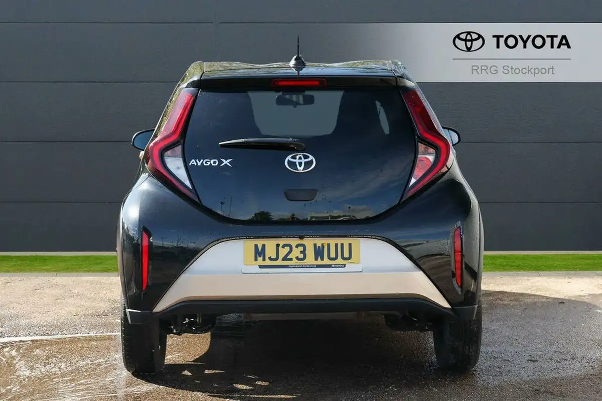 2023-toyota-aygo-x-10-vvt-i-edge-big-18