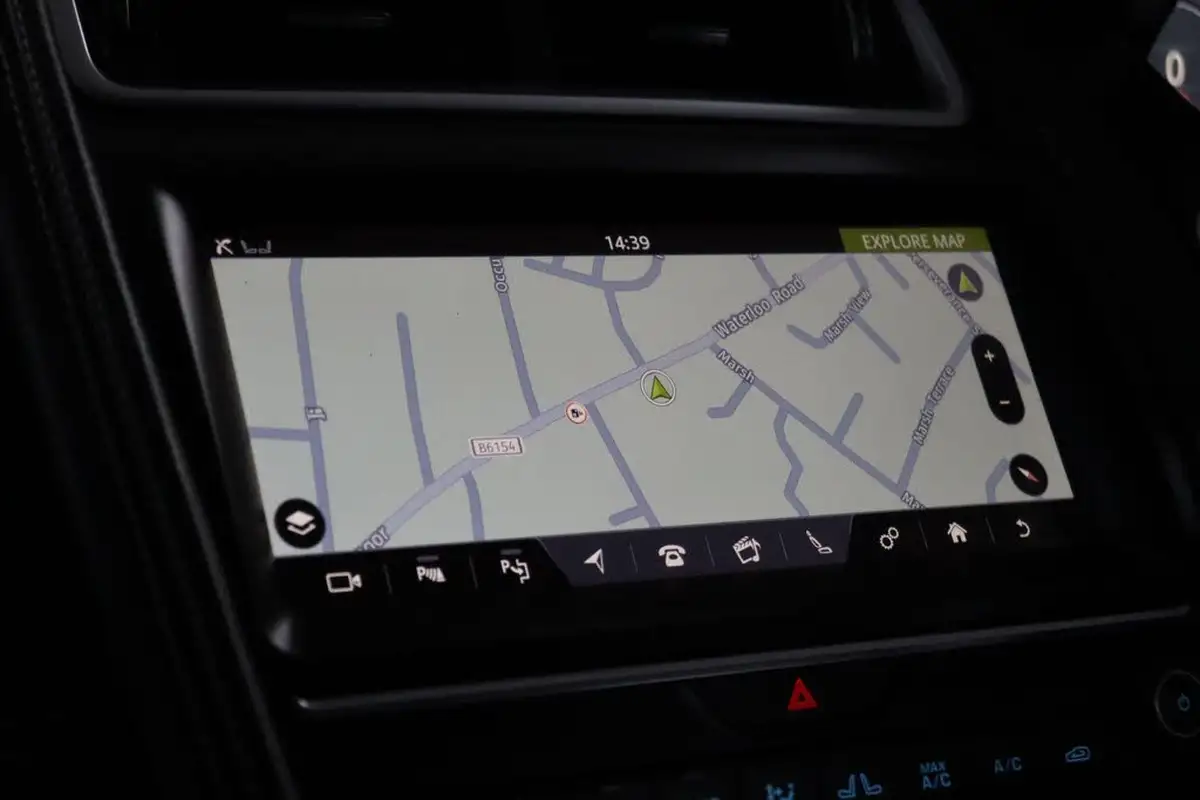 2019-jaguar-e-pace-20-i4d-r-dynamic-hse-180ps-big-37
