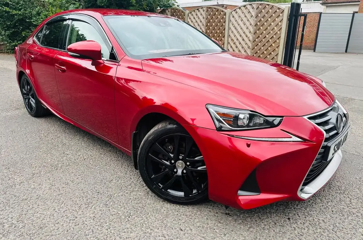 2017-lexus-is-300h-25-advance-big-3