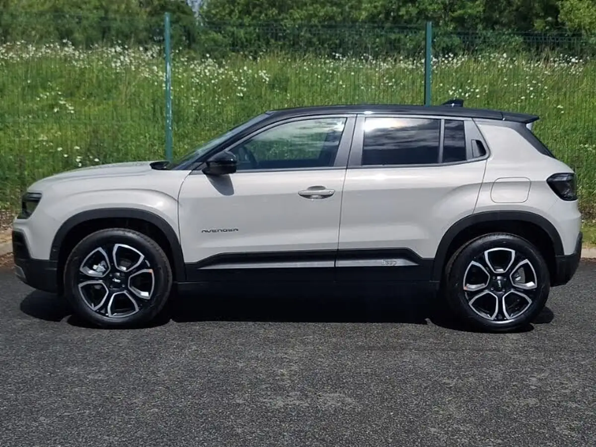 2025-jeep-avenger-12-gse-summit-big-3