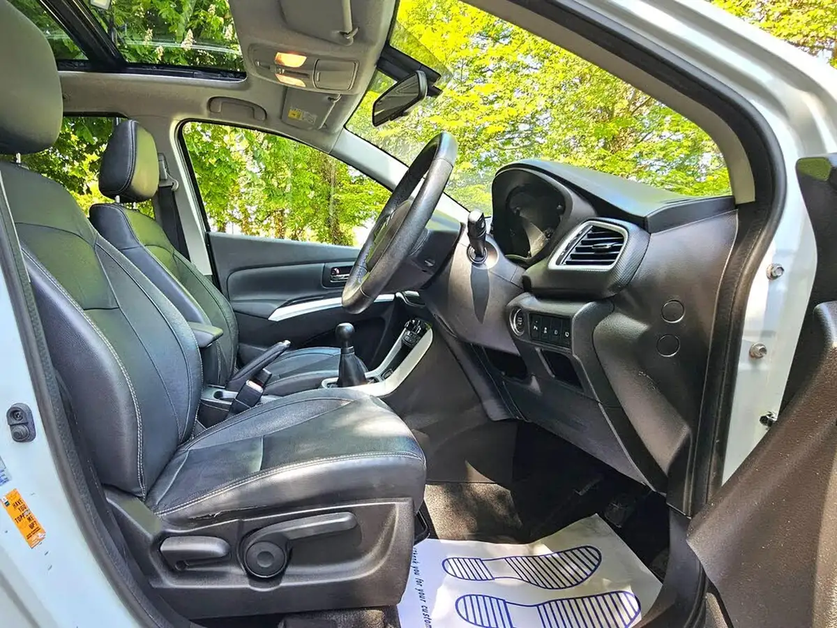 2014-suzuki-s-cross-16-sz5-allgrip-big-20