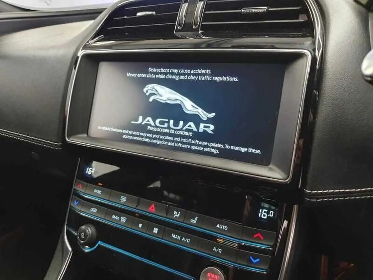2018-jaguar-xe-20d-r-sport-180ps-1999cc-auto-big-14