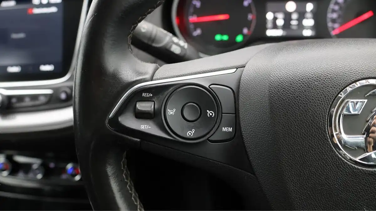 2019-vauxhall-grandland-x-12-tech-line-nav-auto-big-22