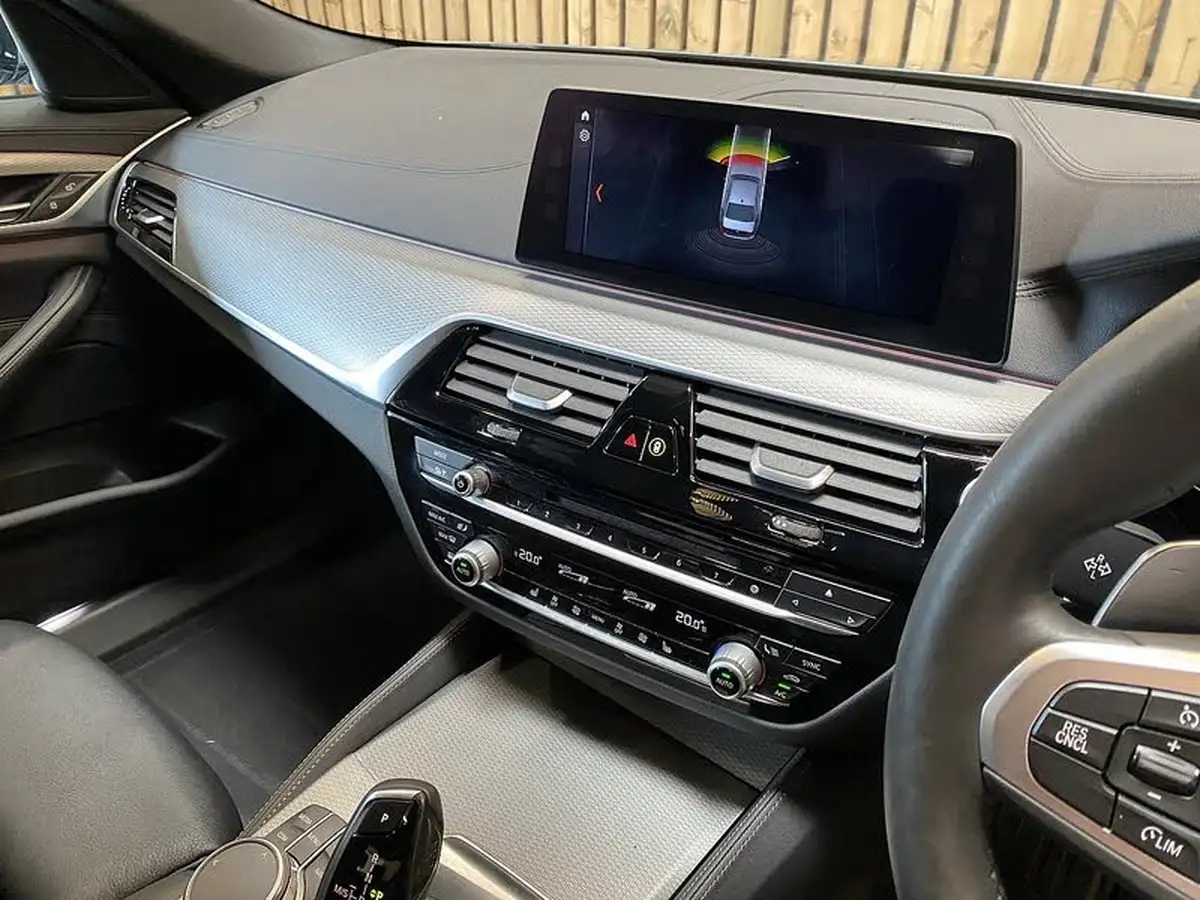 2017-bmw-5-series-20td-520d-m-sport-xdrive-saloon-4d-big-36