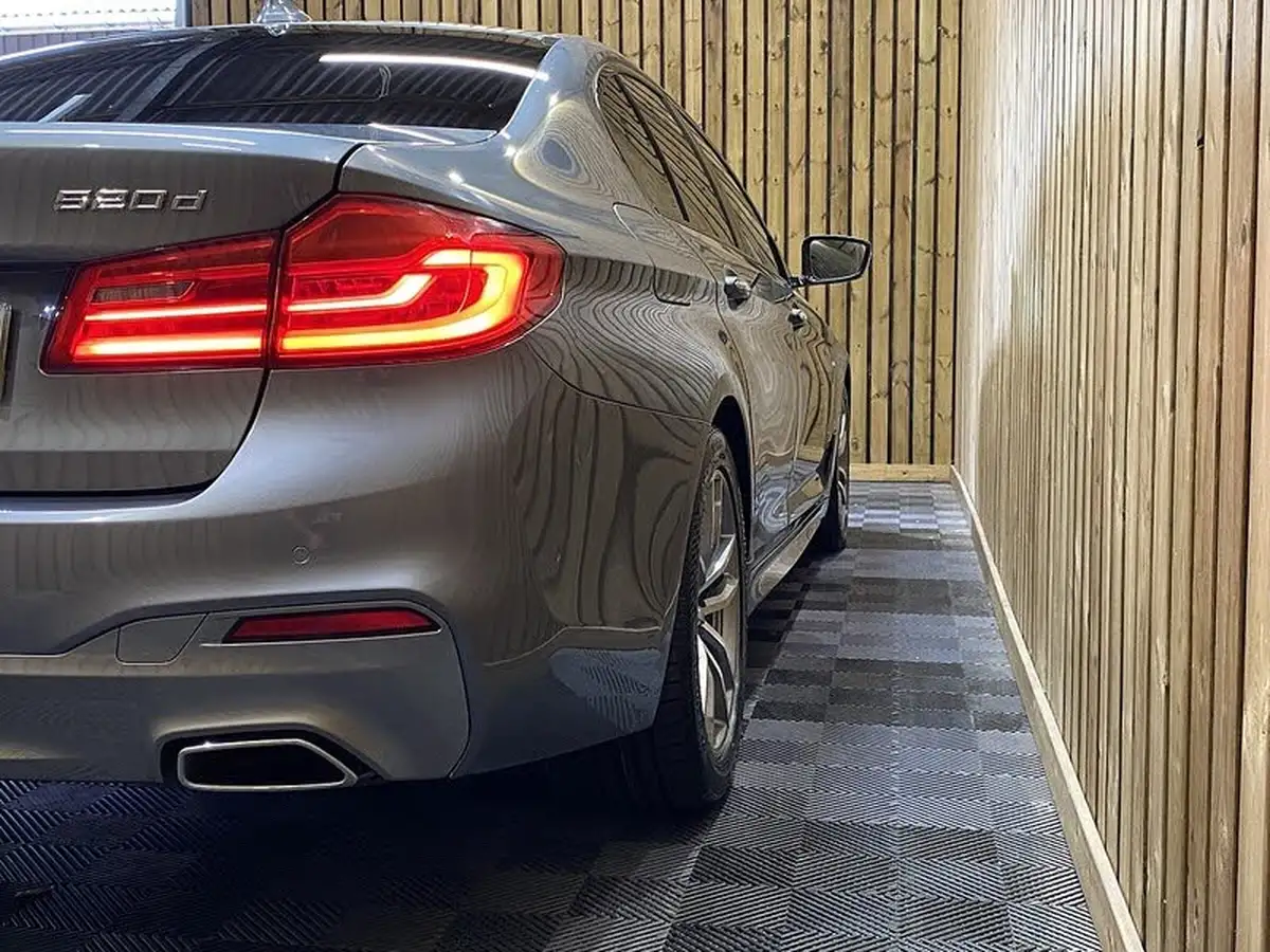 2017-bmw-5-series-20td-520d-m-sport-xdrive-saloon-4d-big-16
