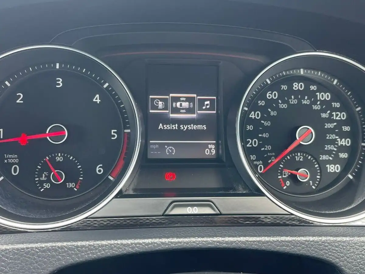 2014-volkswagen-golf-20tdi-gtd-3d-big-15