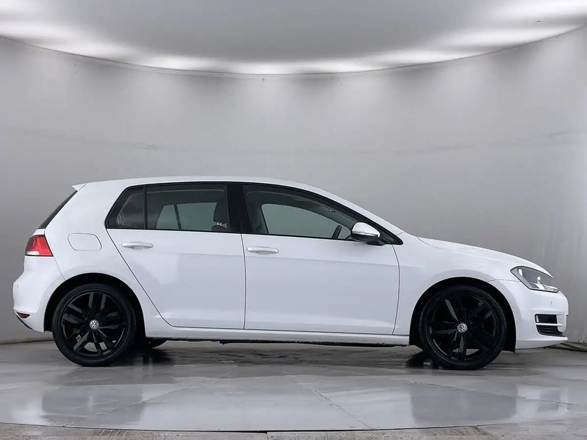 2015-volkswagen-golf-14-tsi-match-5d-big-14