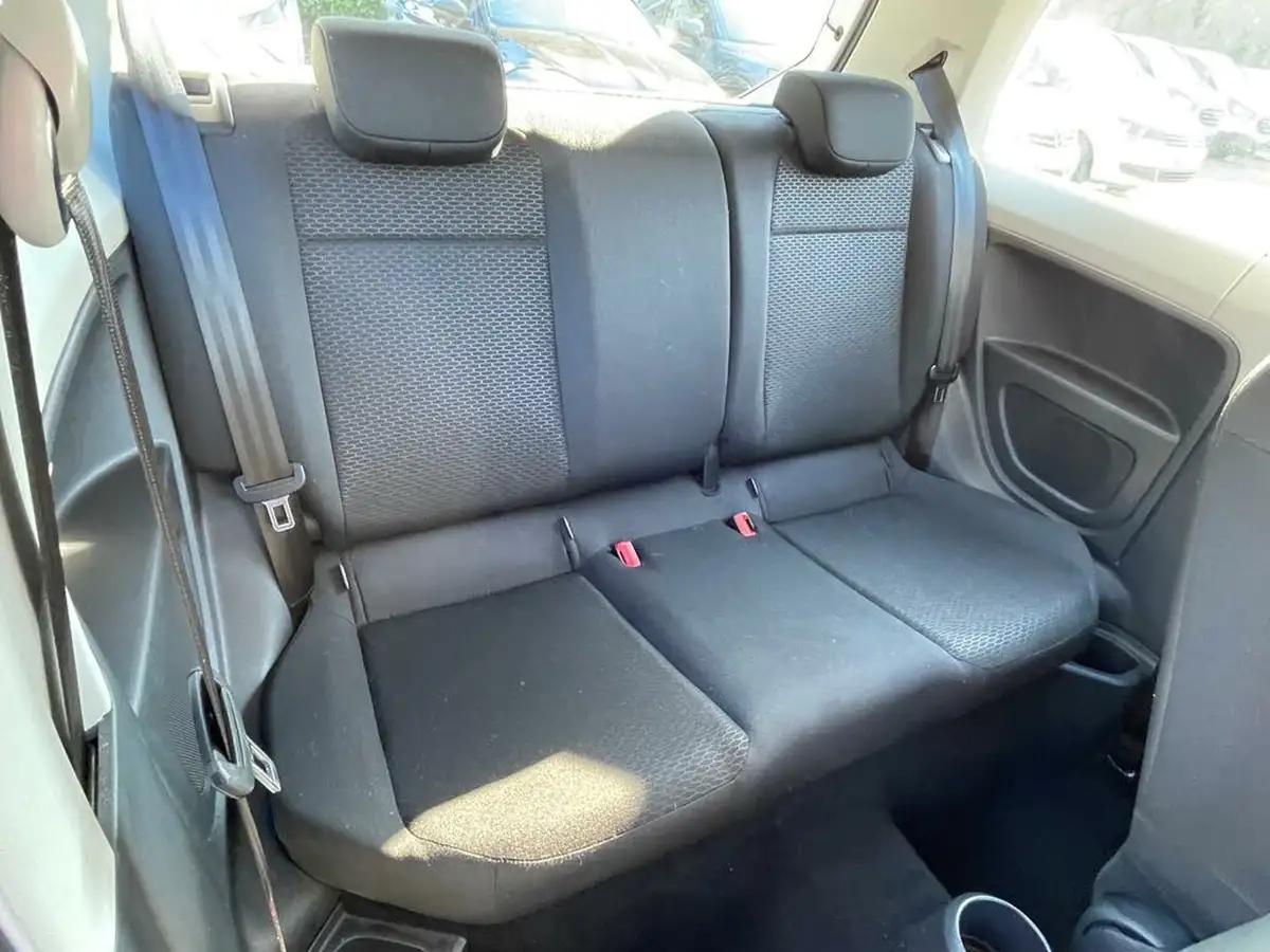 2015-seat-mii-10-i-tech-12v-3d-big-15