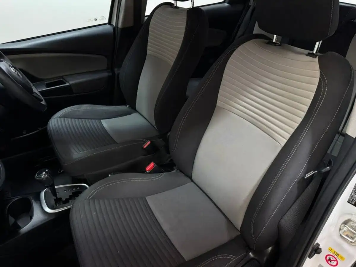 2019-toyota-yaris-15-vvt-i-icon-tech-hybrid-big-19