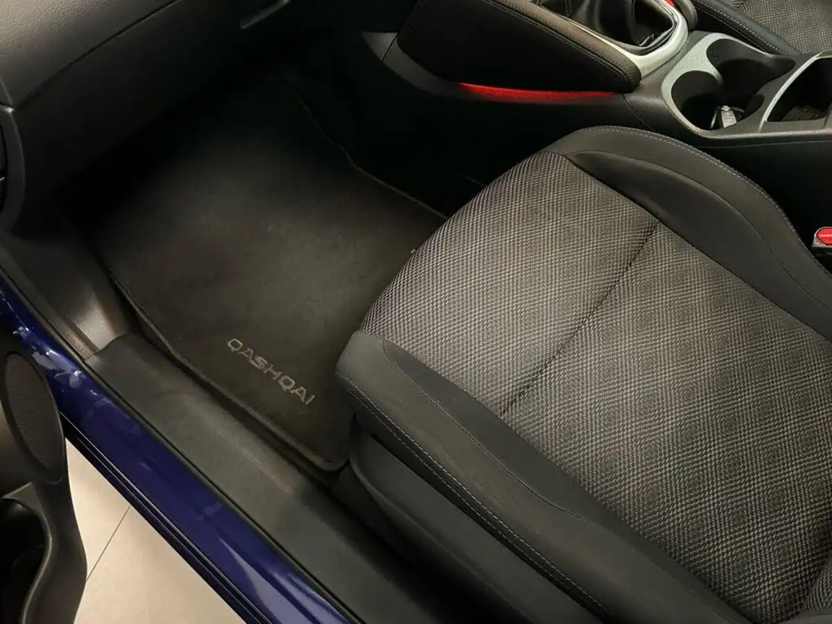 2014-nissan-qashqai-12-acenta-premium-big-43
