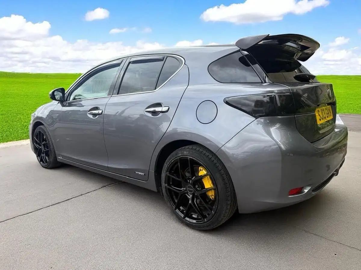 2013-lexus-ct-200h-18-advance-big-8