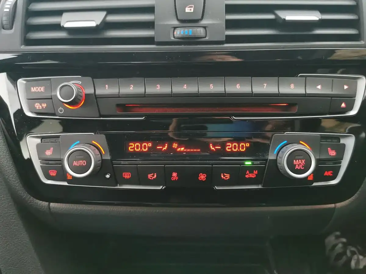 2018-bmw-3-series-20-330e-m-sport-big-21