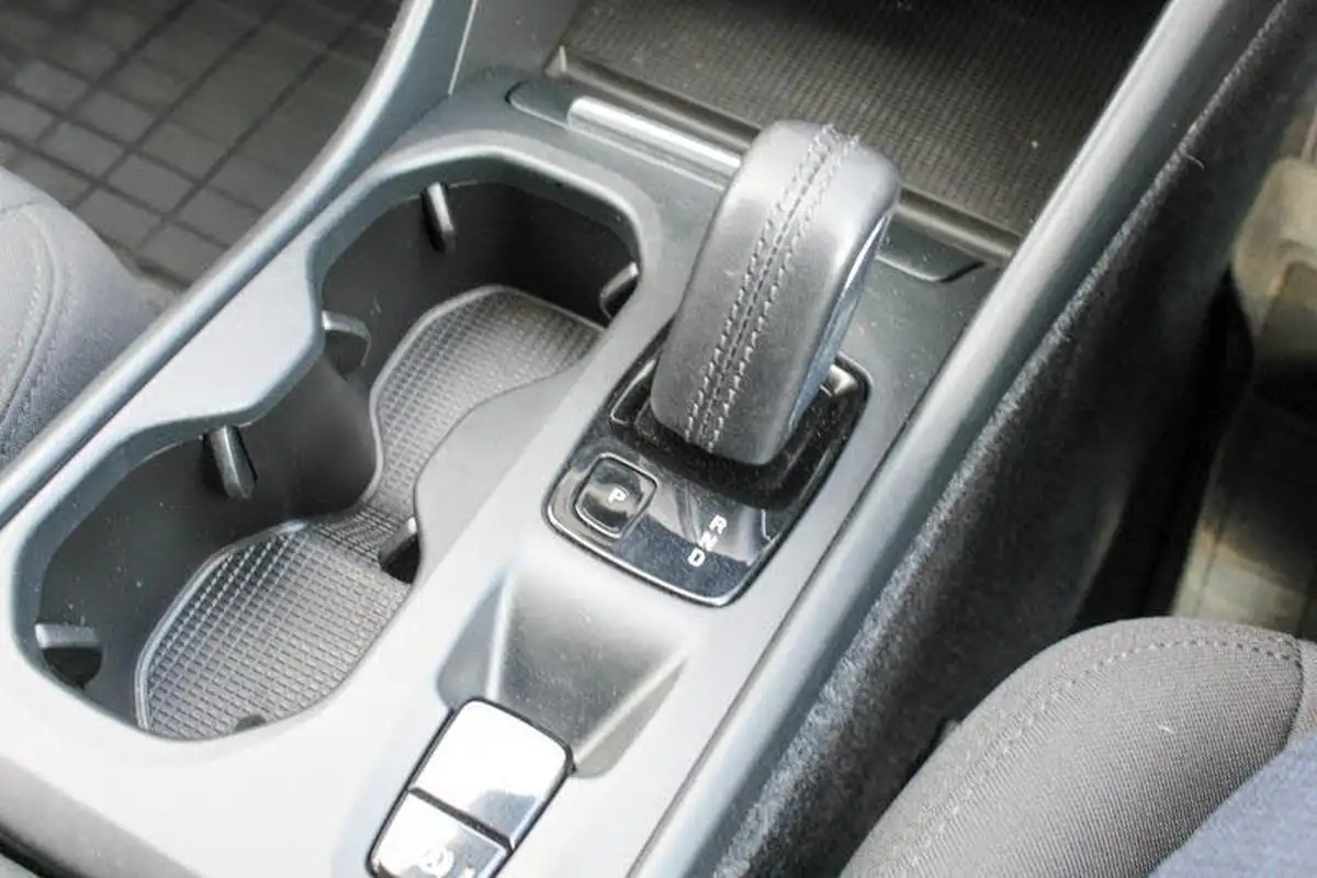 2020-volvo-xc40-15-t3-momentum-geartronic-big-28