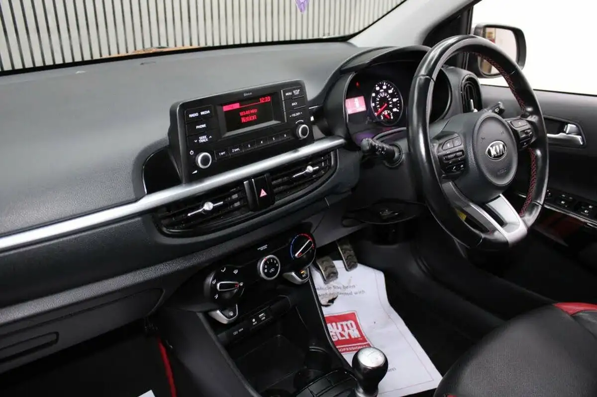 2017-kia-picanto-10-gt-line-big-18