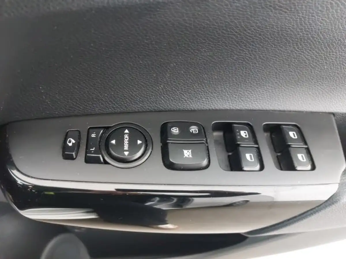 2024-kia-picanto-10-3-66bhp-auto-seq-big-18