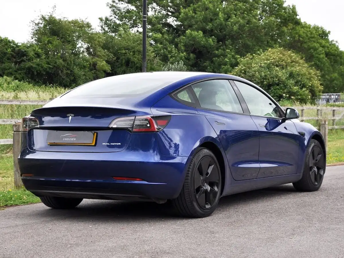2020-tesla-model-3-e-long-range-big-60