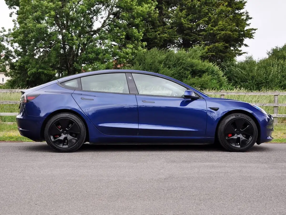2020-tesla-model-3-e-long-range-big-36