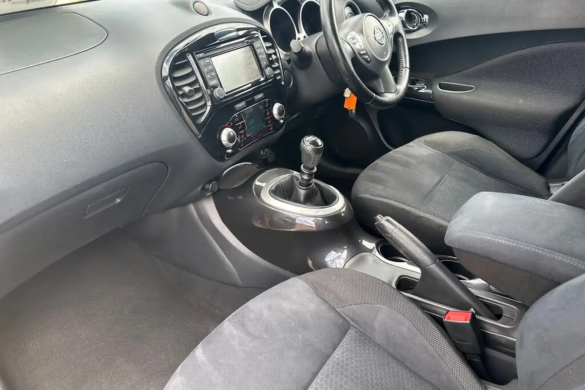 2015-nissan-juke-12-acenta-premium-ss-big-3