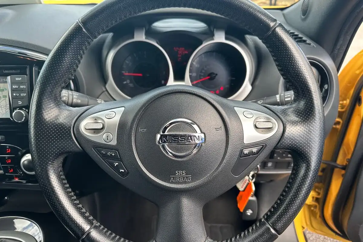 2015-nissan-juke-12-acenta-premium-ss-big-31