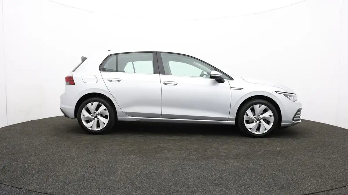 2021-volkswagen-golf-15-tsi-style-130ps-hatchback-big-41
