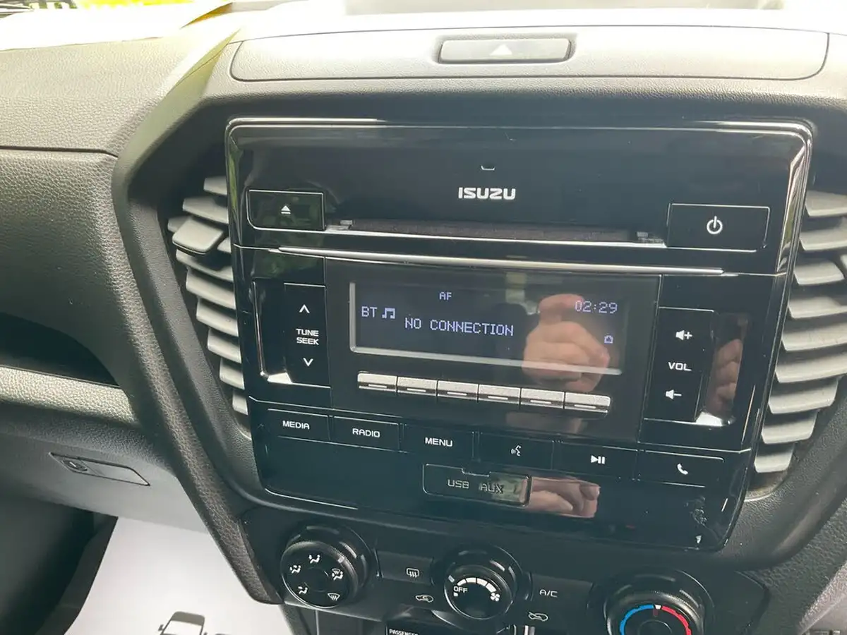 2021-isuzu-d-max-19td-utility-4x4-double-pickup-big-19