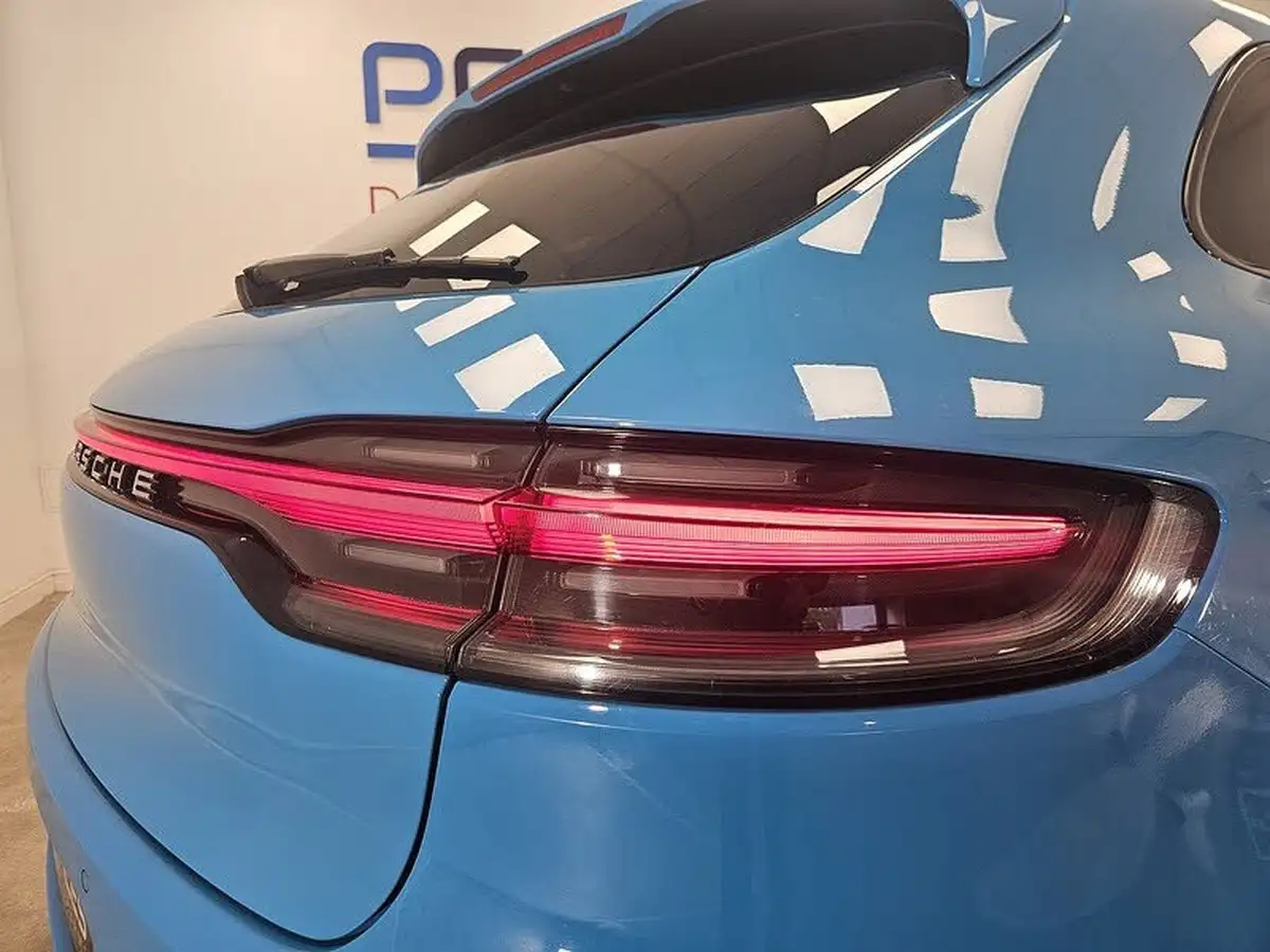 2018-porsche-macan-big-44