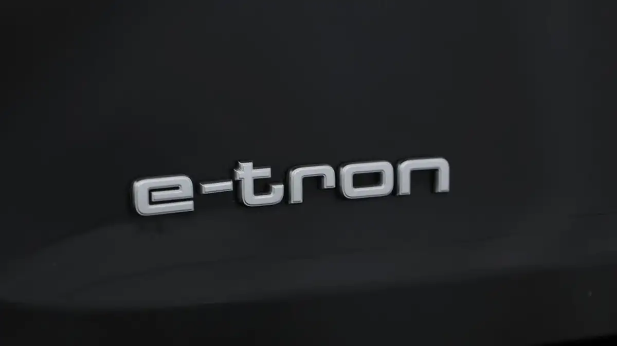 2020-audi-e-tron-50e-technik-big-21