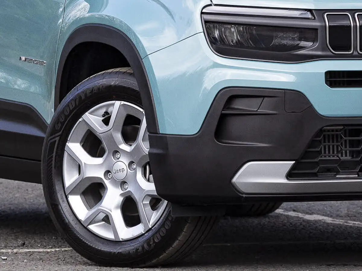 2025-jeep-avenger-12-gse-altitude-big-19