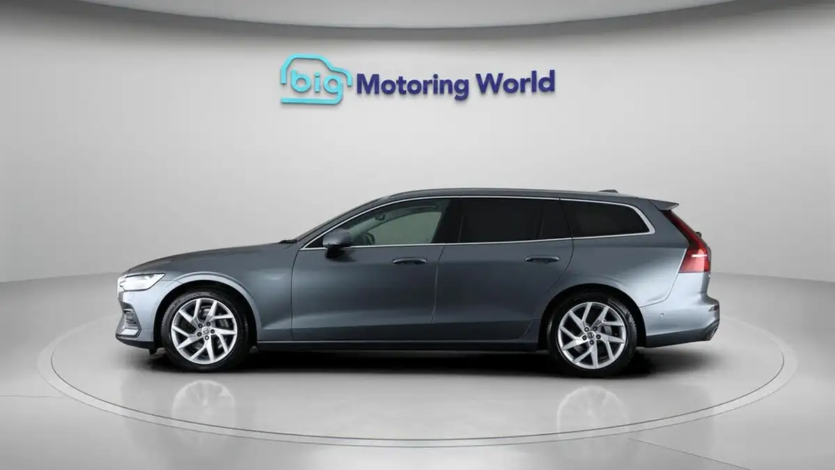 2019-volvo-v60-20-t5-momentum-plus-big-3
