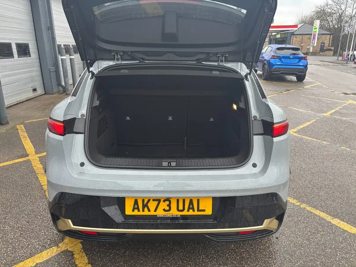 2023-renault-megane-e-tech-e-launch-edition-big-7