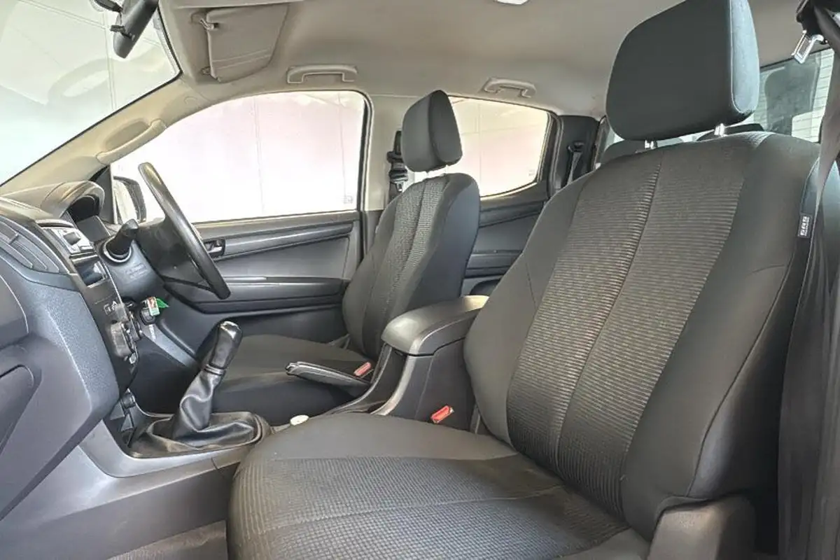 2019-isuzu-d-max-19td-utility-4x4-double-pickup-big-20