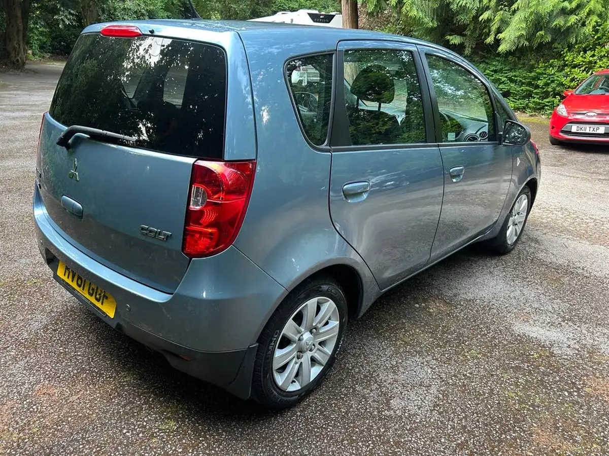 2011-mitsubishi-colt-13-cz2-5d-big-8