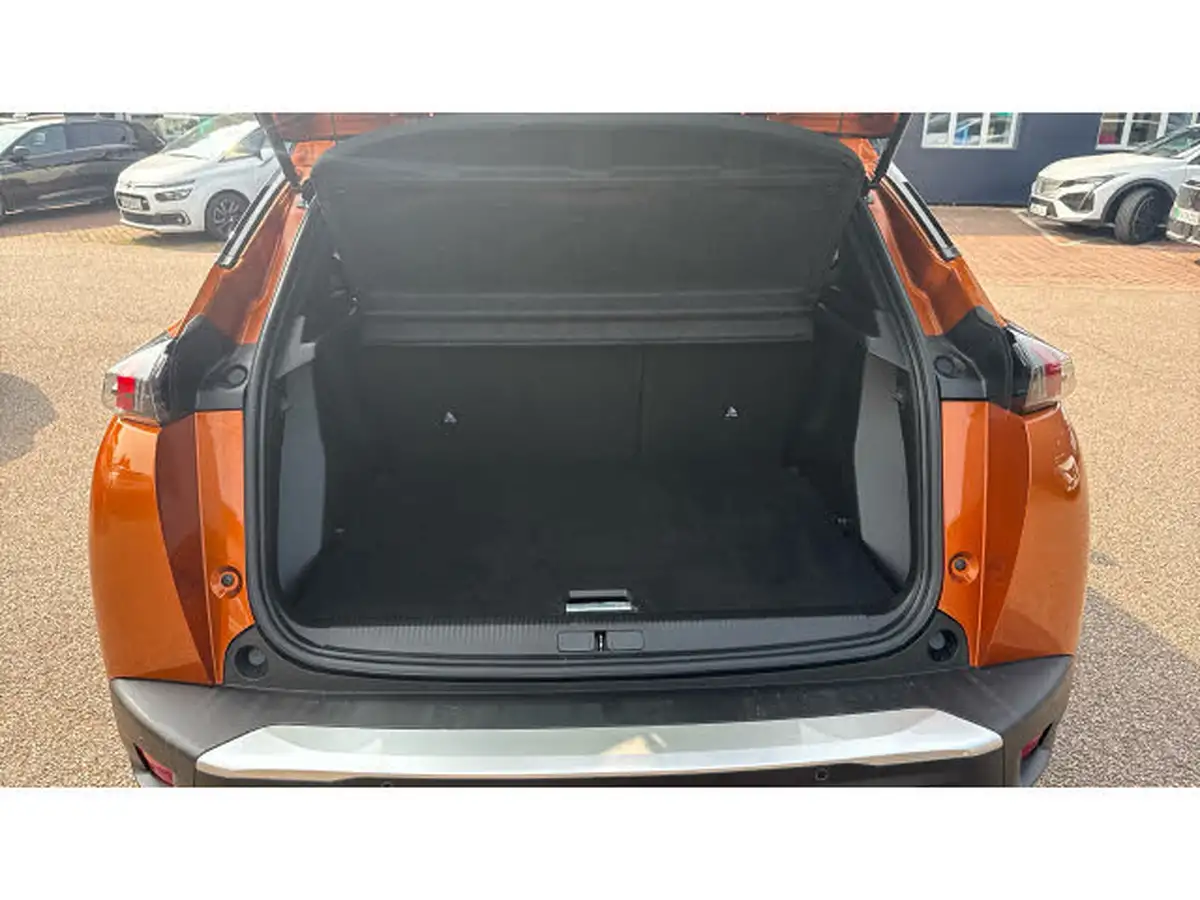 2022-peugeot-2008-suv-12-puretech-gt-big-3