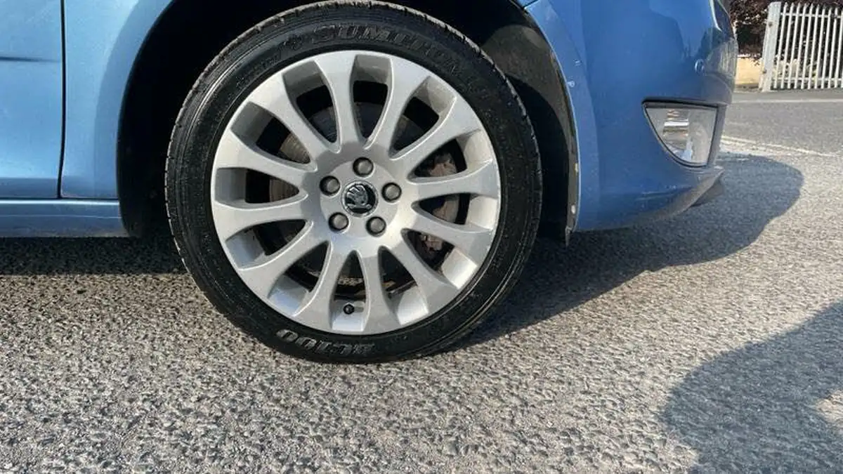 2014-skoda-fabia-12-elegance-hatchback-dsg-big-17