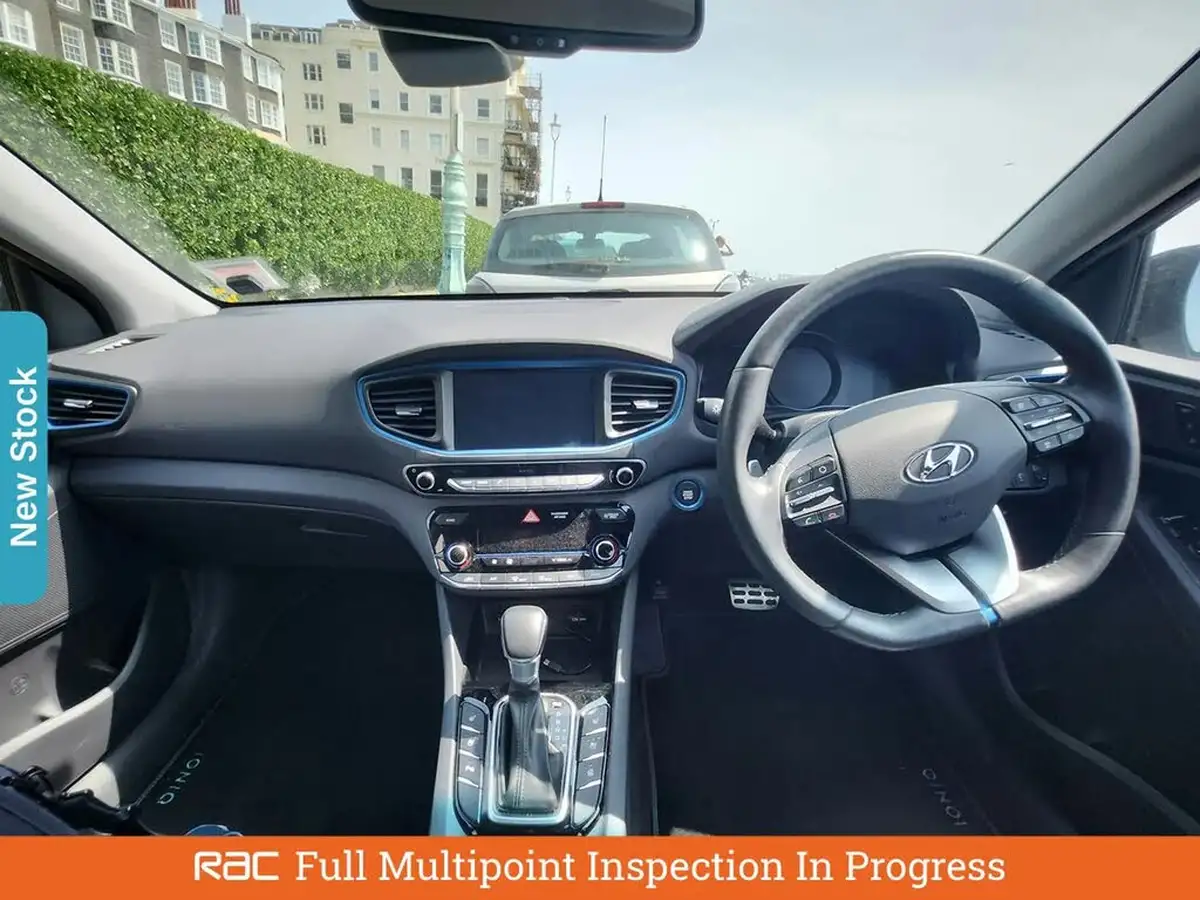 2018-hyundai-ioniq-16-gdi-premium-se-hybrid-big-3