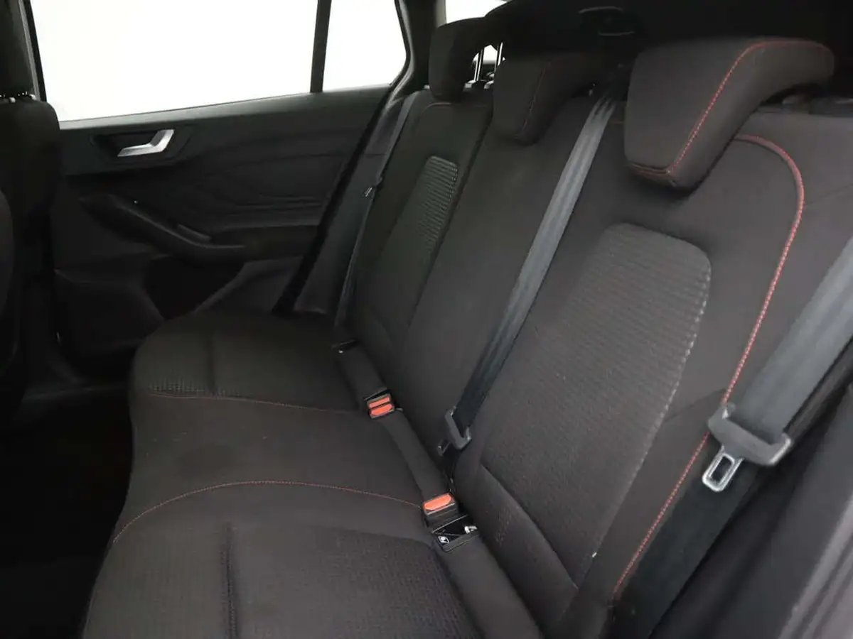 2024-ford-focus-10t-st-line-155ps-estate-powershift-big-14