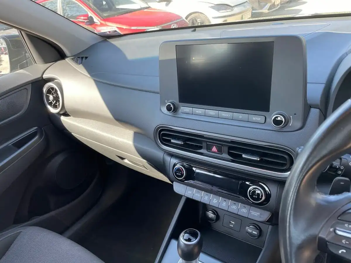 2023-hyundai-kona-16-gdi-se-connect-big-17