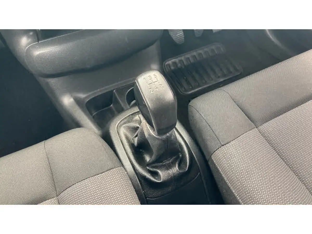 2016-citroen-c4-cactus-16bluehdi-flair-big-12
