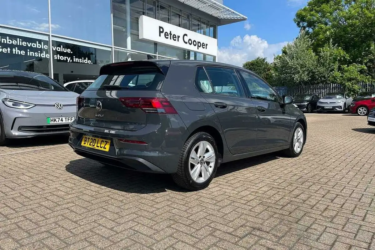 2020-volkswagen-golf-15-tsi-life-130ps-hatchback-big-29