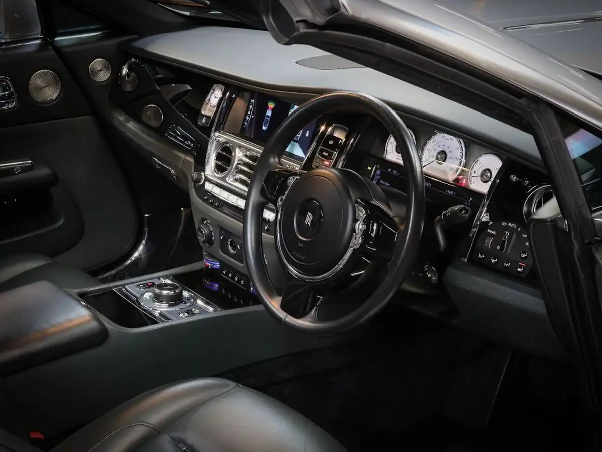 2018-rolls-royce-dawn-66-drophead-big-1