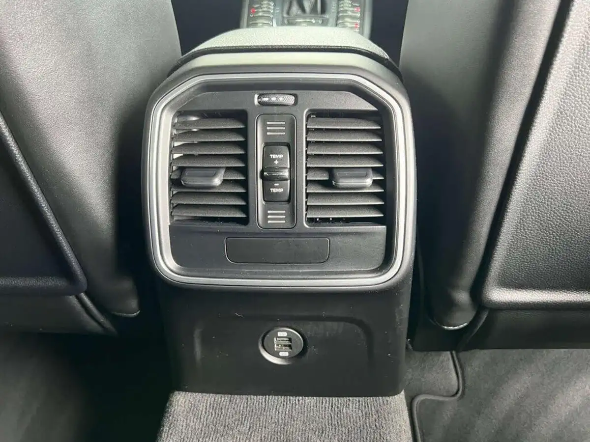 2018-porsche-macan-30-s-big-34