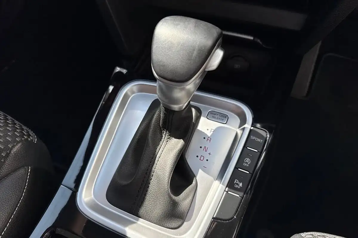 2021-kia-ceed-15-t-gdi-3-hatchback-dct-big-22