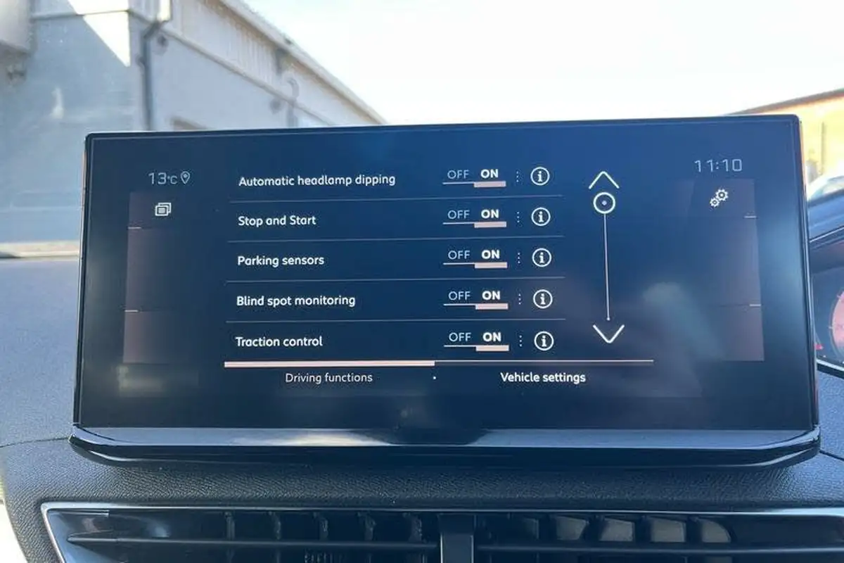 2022-peugeot-5008-suv-15-bluehdi-gt-eat8-big-35