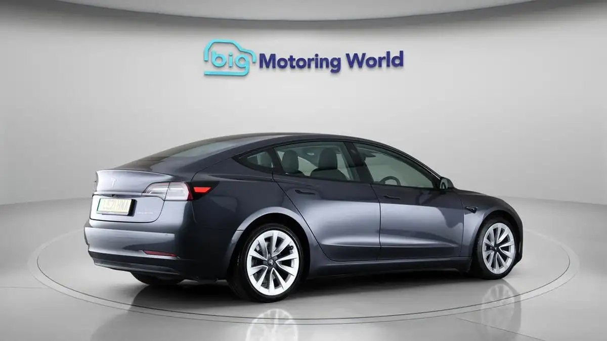 2021-tesla-model-3-e-long-range-4x4-big-7