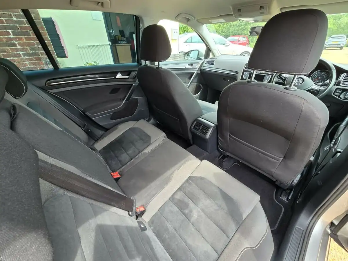 2016-volkswagen-golf-14-tsi-gt-actbmtss-hatchback-5d-dsg-big-8