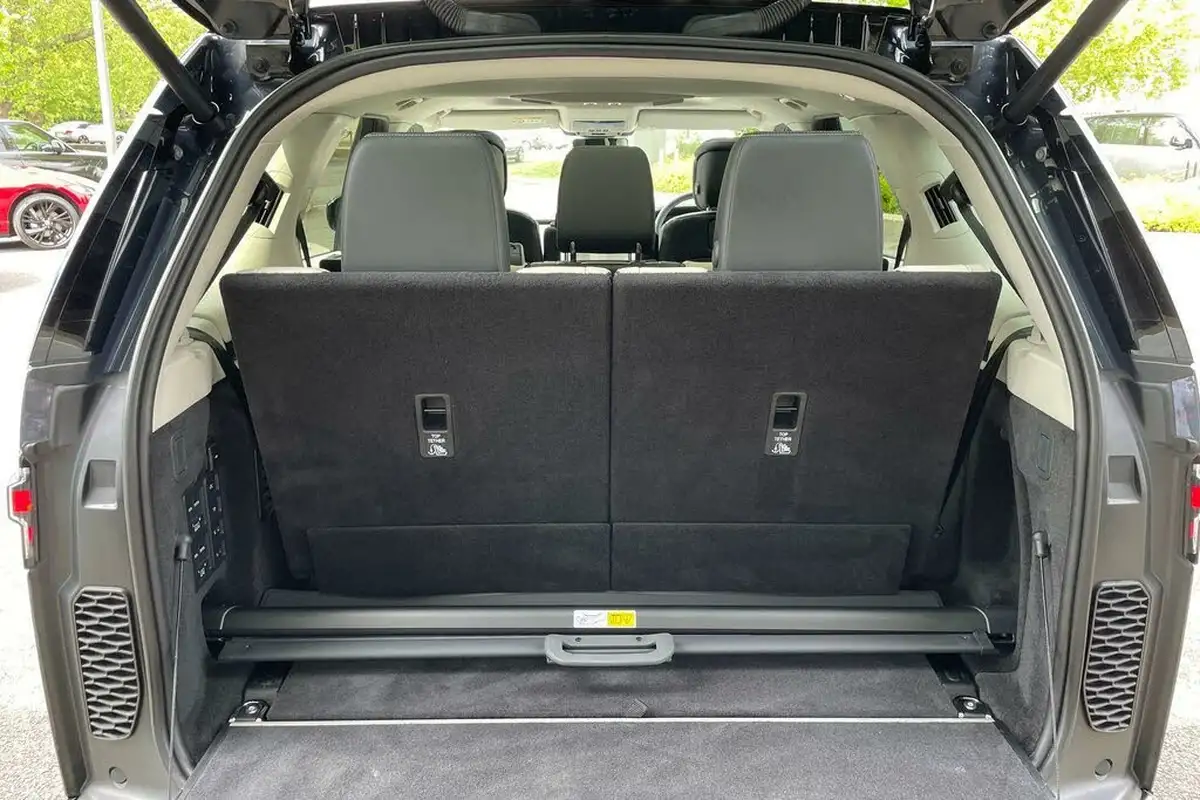 2025-land-rover-discovery-30-d350-metropolitan-edition-big-32